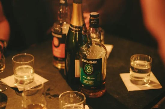 Private Couple Experience: Edinburgh New Town Whisky Tour - A tour through the whisky culture in the capital city