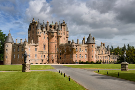 Private Glamis Castle Day Tour
