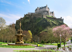 Private Tour: Atmospheric Edinburgh Walking Tour including Edinburgh Castle