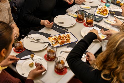 Small Group: Barcelona Markets, Taverns and Tapas Tour