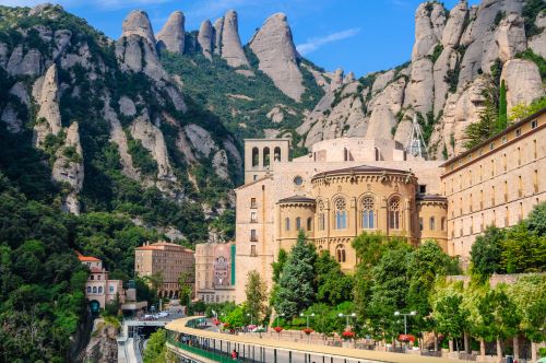 Small Group Tour:  Montserrat Highlights Full Pack (with Black Madonna & Cogwheel train)