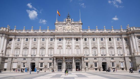 Private Tour: Prado Museum, Royal Palace and Literary Quarter