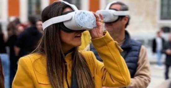 Shared Tour: Visit HD Madrid with Virtual Glasses (Historic Madrid) - 10am
