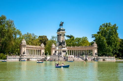 Private Explore El Retiro: 2-hour Tour of Madrid's Largest Park